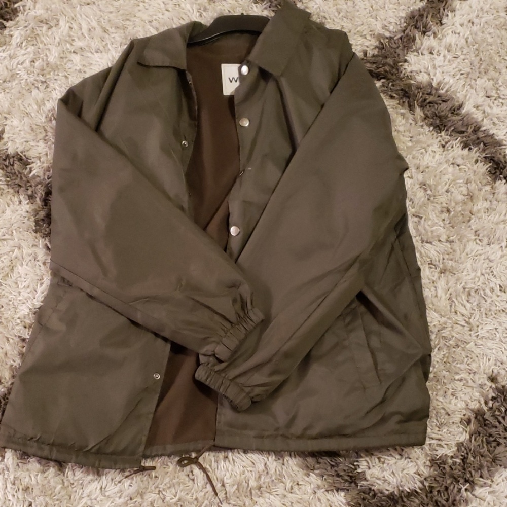 Mens XL windbreaker.